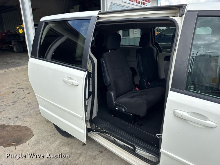 image for item DI9910 2011 Dodge Grand Caravan van