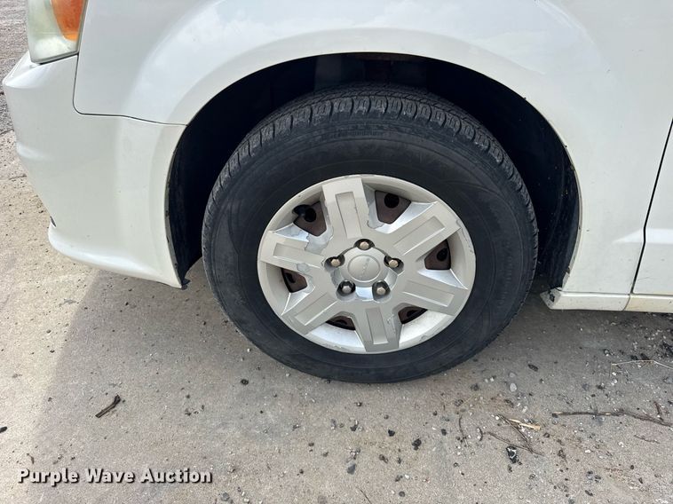 image for item DI9910 2011 Dodge Grand Caravan van