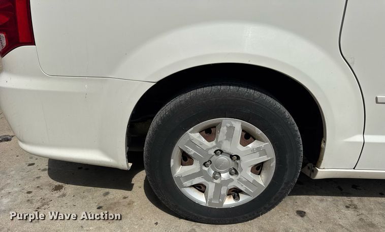 image for item DI9910 2011 Dodge Grand Caravan van