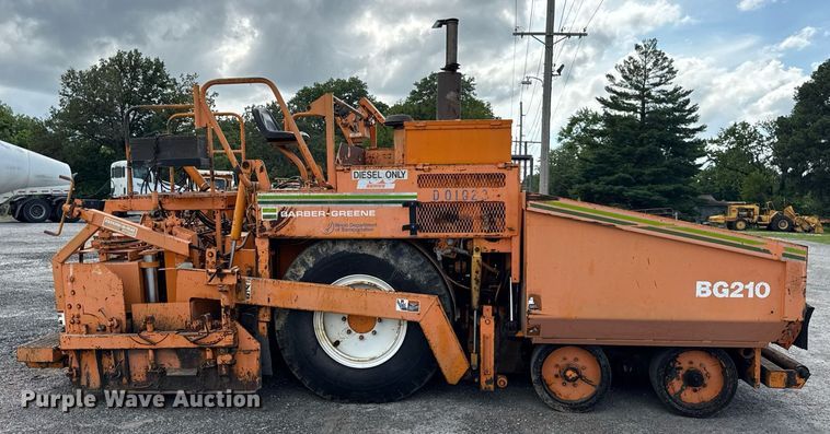 image for item DI9945 1993 Barber Greene BG210B paver