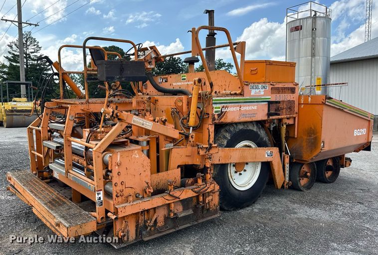 image for item DI9945 1993 Barber Greene BG210B paver