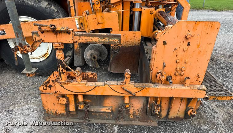 image for item DI9945 1993 Barber Greene BG210B paver