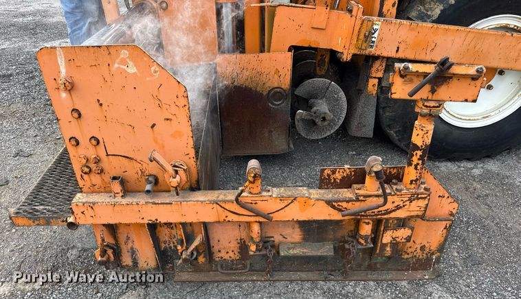 image for item DI9945 1993 Barber Greene BG210B paver