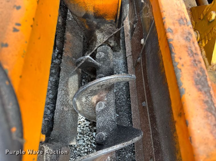 image for item DI9945 1993 Barber Greene BG210B paver