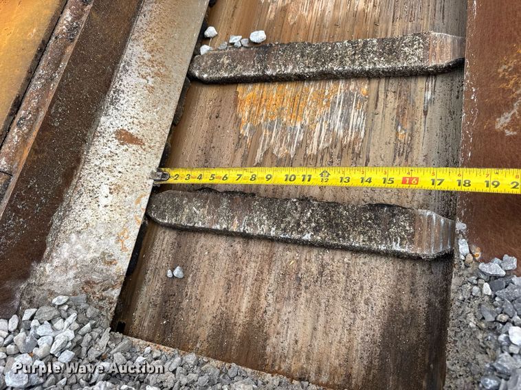 image for item DI9945 1993 Barber Greene BG210B paver