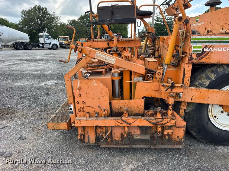 image for item DI9945 1993 Barber Greene BG210B paver
