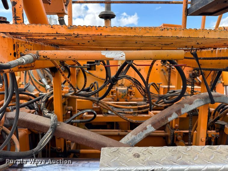 image for item DI9945 1993 Barber Greene BG210B paver