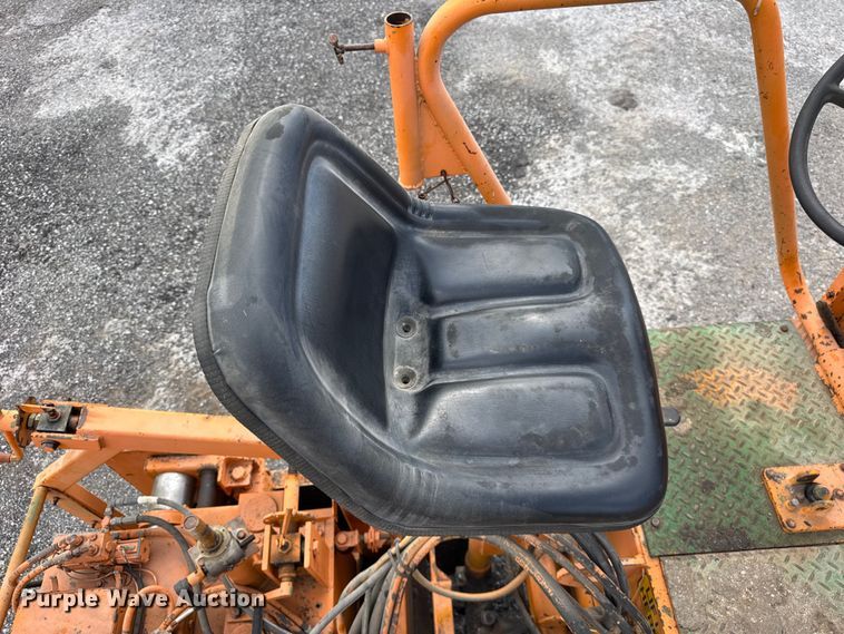 image for item DI9945 1993 Barber Greene BG210B paver