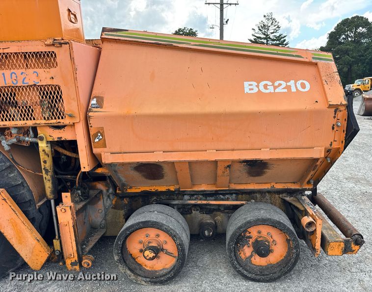 image for item DI9945 1993 Barber Greene BG210B paver