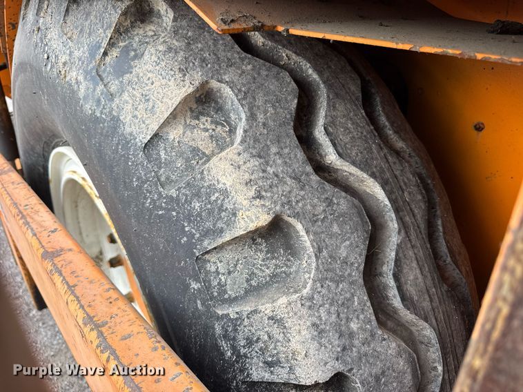 image for item DI9945 1993 Barber Greene BG210B paver