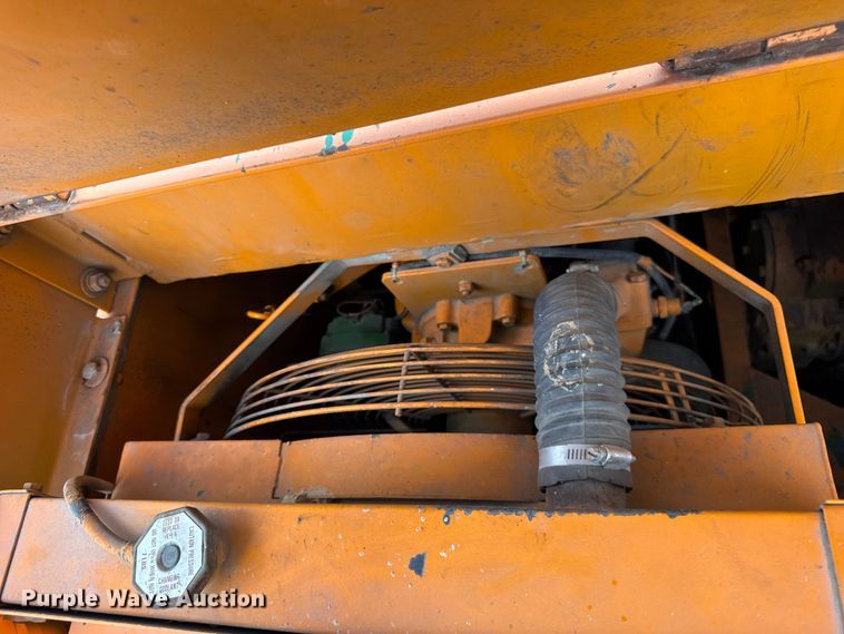 image for item DI9945 1993 Barber Greene BG210B paver