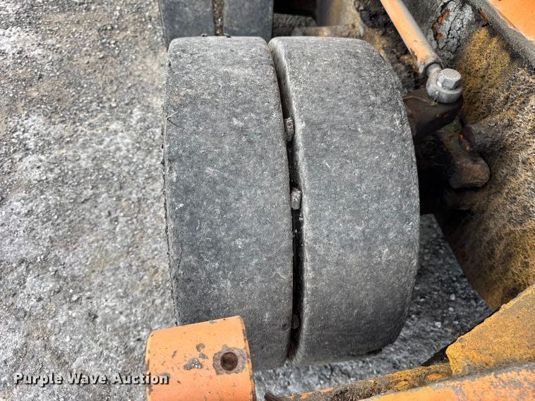 image for item DI9945 1993 Barber Greene BG210B paver