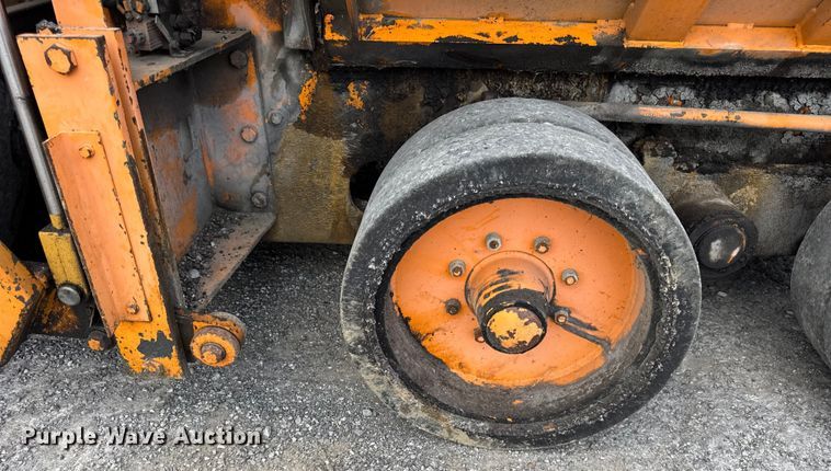 image for item DI9945 1993 Barber Greene BG210B paver