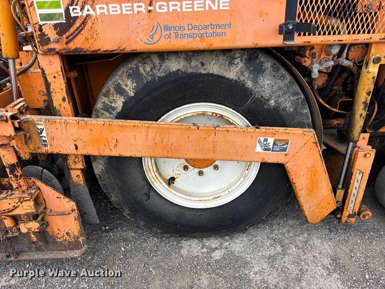 image for item DI9945 1993 Barber Greene BG210B paver