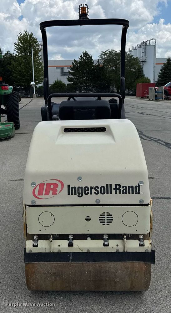 image for item DI9952 Ingersoll Rand DD14 double drum vibratory roller
