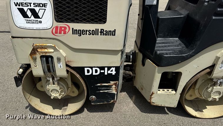 image for item DI9952 Ingersoll Rand DD14 double drum vibratory roller