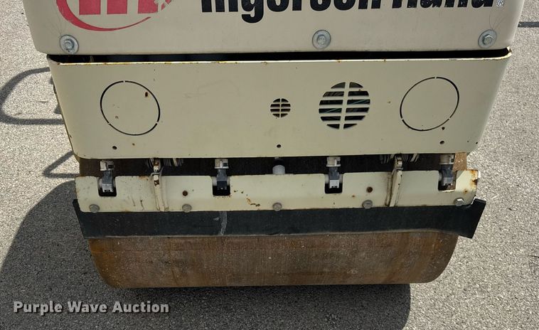 image for item DI9952 Ingersoll Rand DD14 double drum vibratory roller