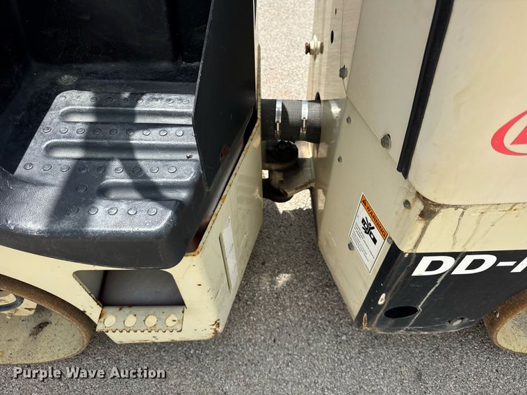 image for item DI9952 Ingersoll Rand DD14 double drum vibratory roller