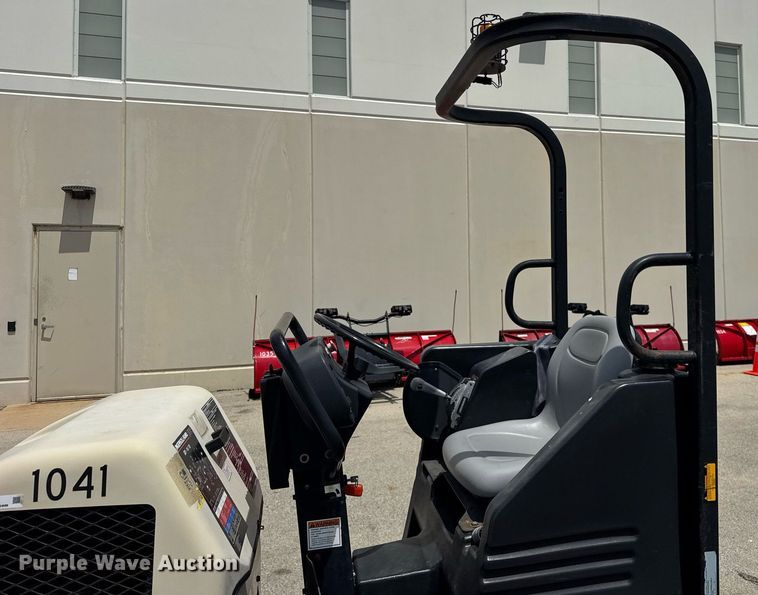 image for item DI9952 Ingersoll Rand DD14 double drum vibratory roller