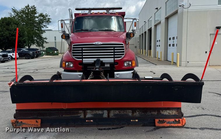 image for item DI9953 2003 Sterling L8500 dump truck