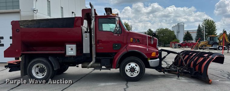 image for item DI9953 2003 Sterling L8500 dump truck