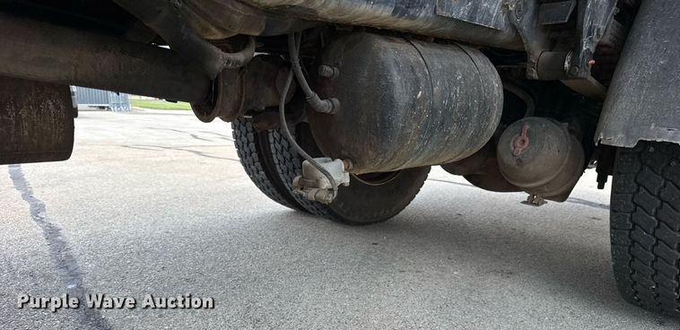 image for item DI9953 2003 Sterling L8500 dump truck