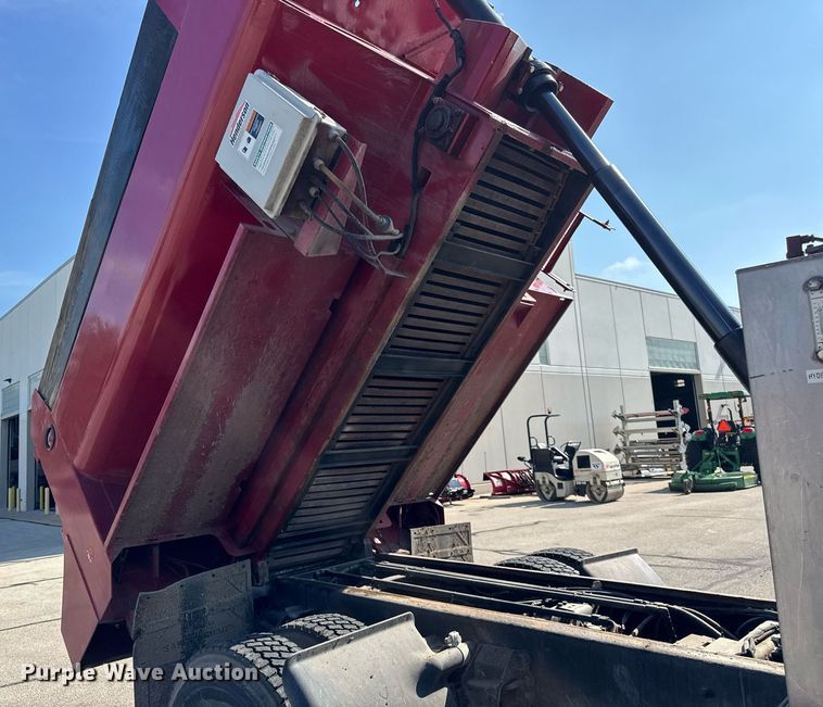 image for item DI9953 2003 Sterling L8500 dump truck