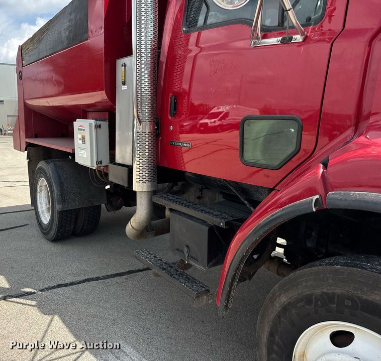 image for item DI9953 2003 Sterling L8500 dump truck