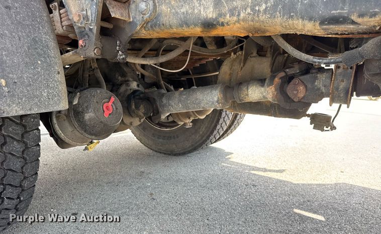 image for item DI9953 2003 Sterling L8500 dump truck