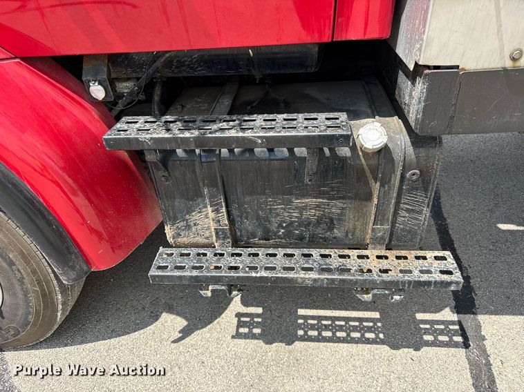 image for item DI9953 2003 Sterling L8500 dump truck