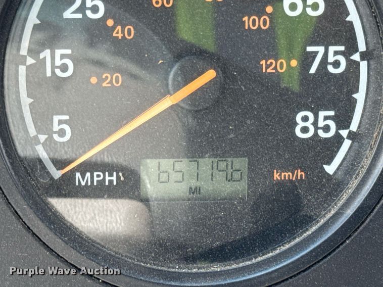 image for item DI9953 2003 Sterling L8500 dump truck