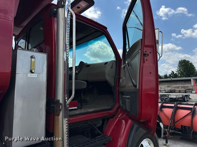 image for item DI9953 2003 Sterling L8500 dump truck