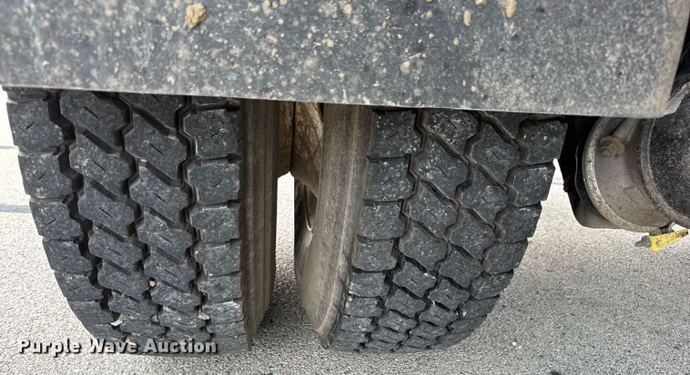 image for item DI9953 2003 Sterling L8500 dump truck