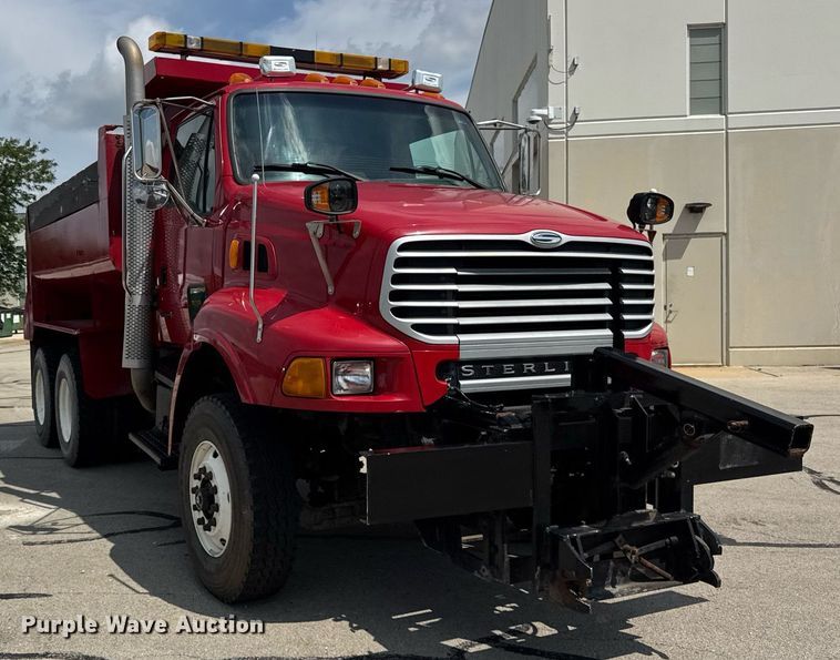 image for item DJ9189 2002 Sterling L8500 dump truck