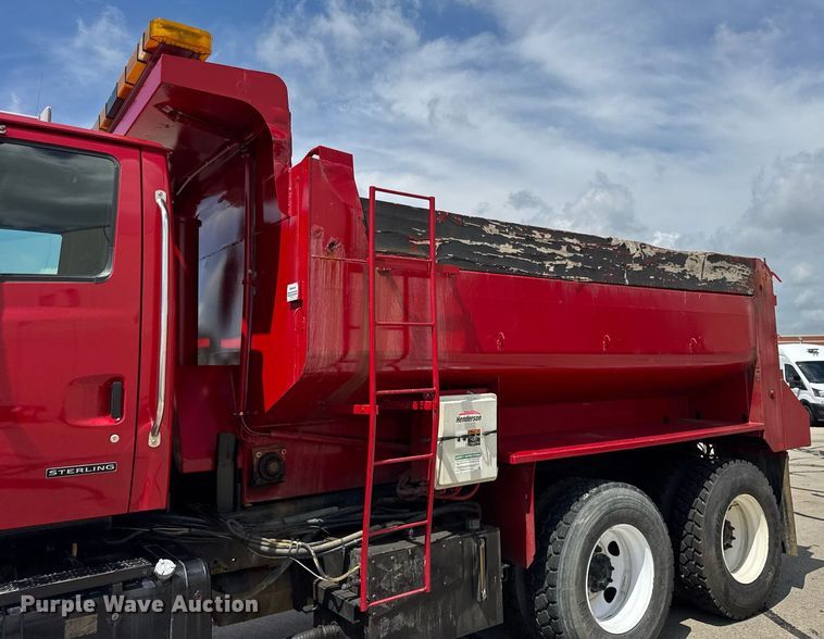 image for item DJ9189 2002 Sterling L8500 dump truck