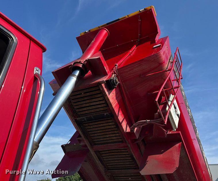 image for item DJ9189 2002 Sterling L8500 dump truck