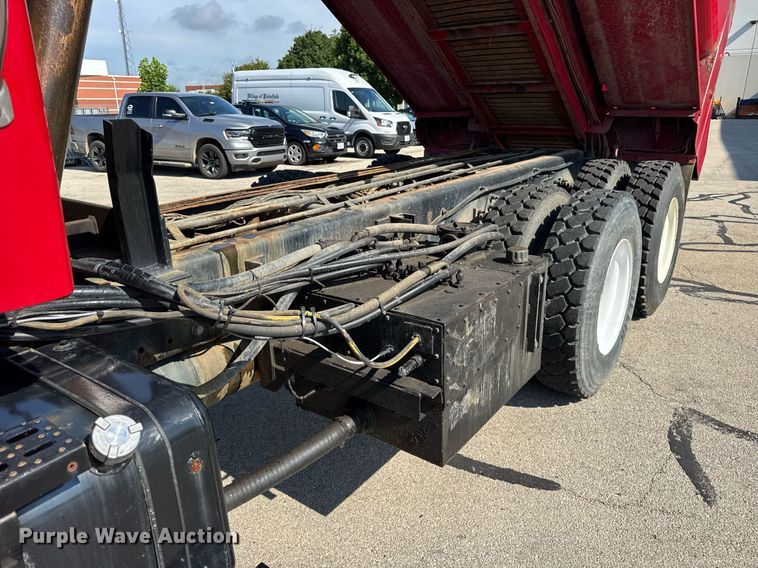 image for item DJ9189 2002 Sterling L8500 dump truck