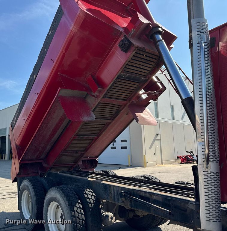 image for item DJ9189 2002 Sterling L8500 dump truck