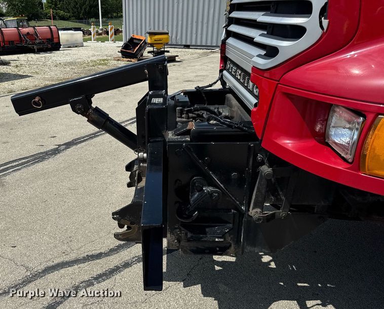 image for item DJ9189 2002 Sterling L8500 dump truck