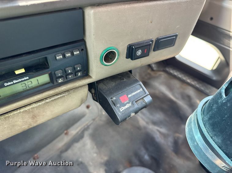 image for item DJ9189 2002 Sterling L8500 dump truck