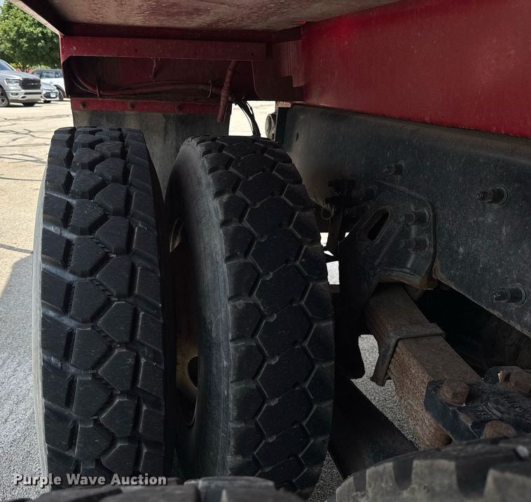 image for item DJ9189 2002 Sterling L8500 dump truck