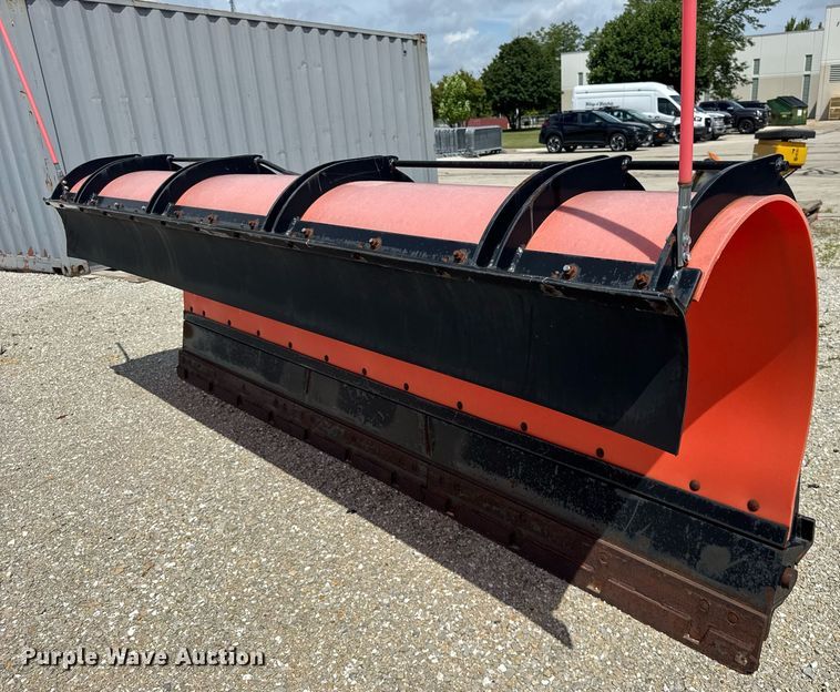 image for item DJ9189 2002 Sterling L8500 dump truck