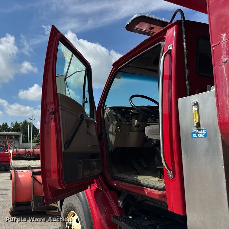 image for item DJ9230 2004 Sterling L8500 dump truck