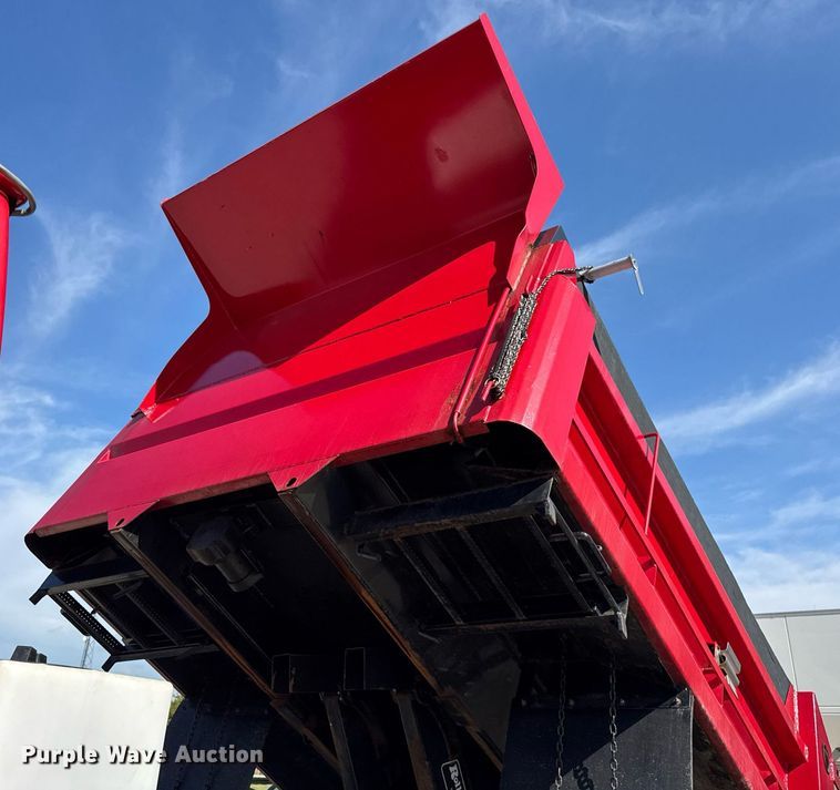 image for item DJ9371 2007 Sterling L7500 dump truck