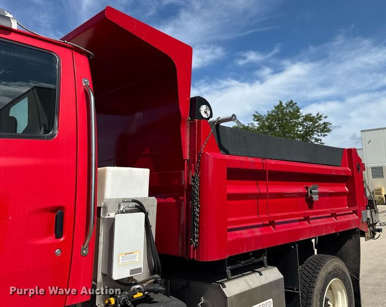 image for item DJ9371 2007 Sterling L7500 dump truck