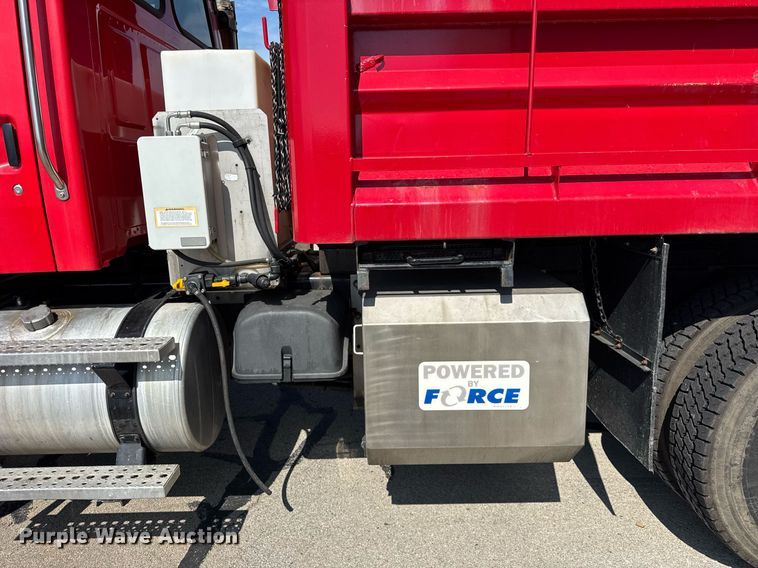 image for item DJ9371 2007 Sterling L7500 dump truck