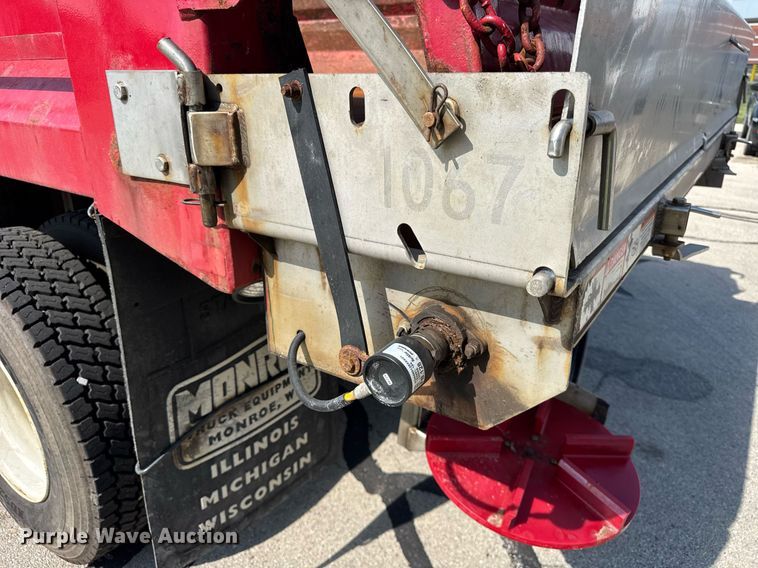 image for item DJ9371 2007 Sterling L7500 dump truck