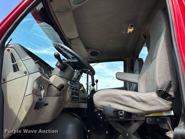 image for item DJ9371 2007 Sterling L7500 dump truck