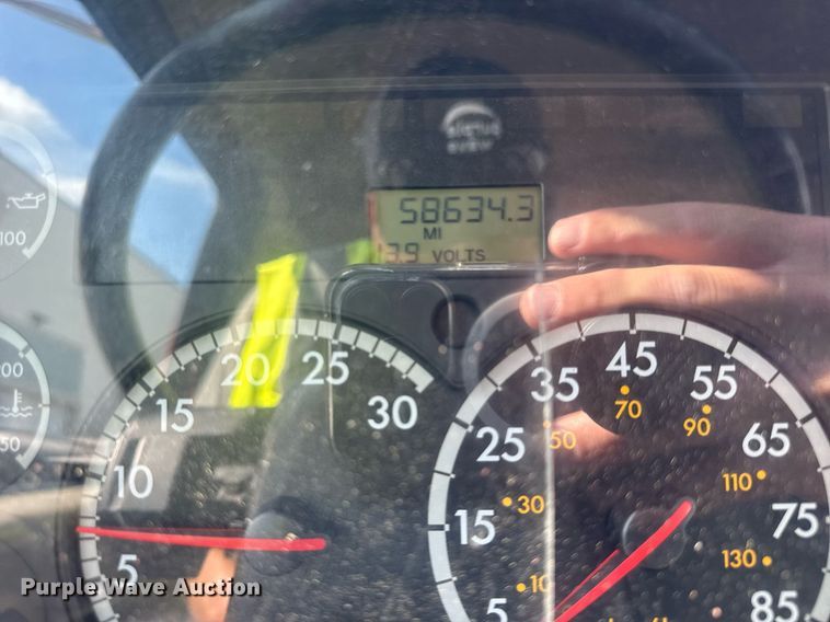 image for item DJ9371 2007 Sterling L7500 dump truck