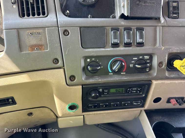 image for item DJ9371 2007 Sterling L7500 dump truck